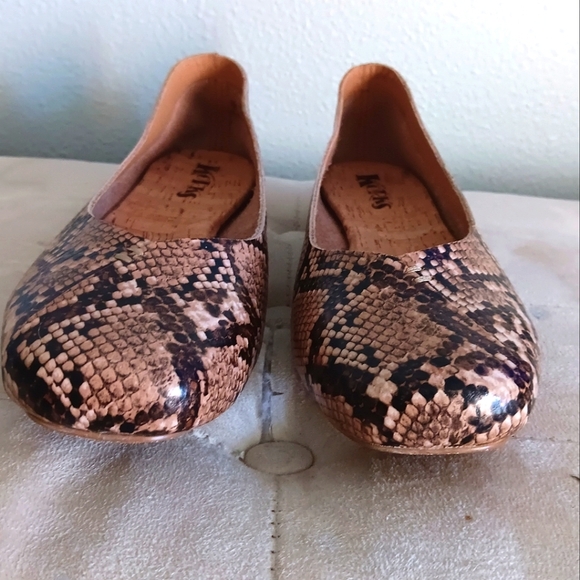 Korks NEW Padilla Flats Leather Natural size.9.5 Snakeprint - Picture 6 of 6